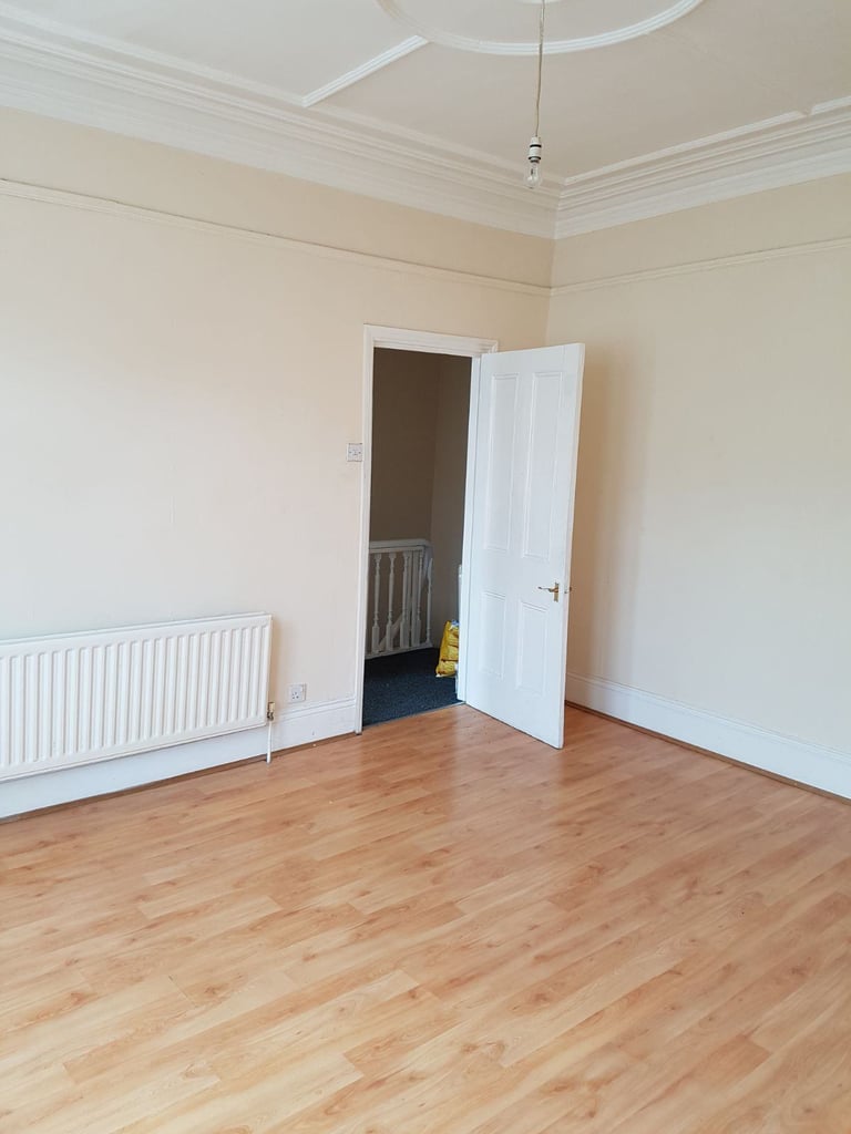 NICE 3 BED ON  Westbourne avenue , Park END,  NE8 4NS Gateshead 