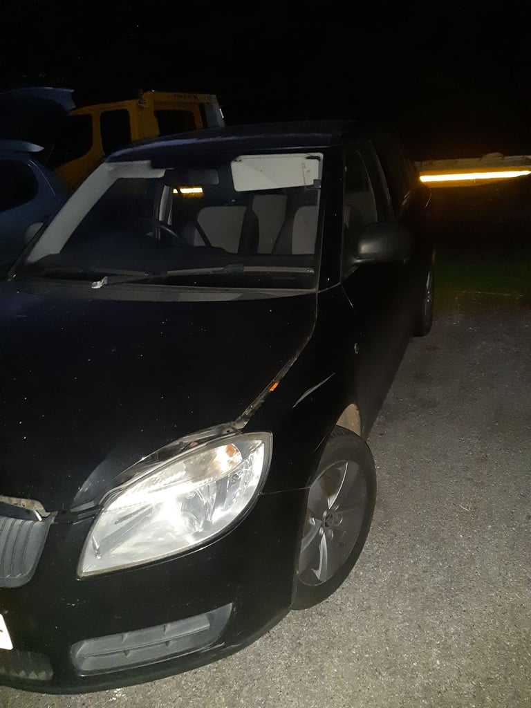 2009 skoda fabia 1.4 petrol breaking 