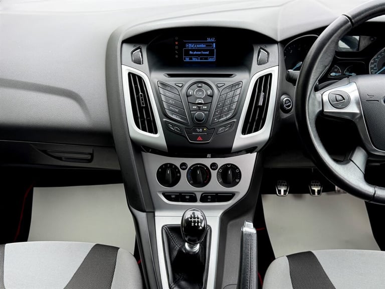 2013 Ford Focus 1.0T EcoBoost Zetec S Hatchback 5dr Petrol Manual Euro 5 (s/s) (125 ps) Hatchback...