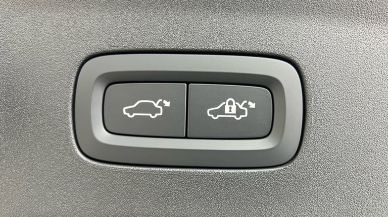 2022 Polestar Polestar 2 Long range Dual motor - Pilot Lite Hatchback Electric Automatic