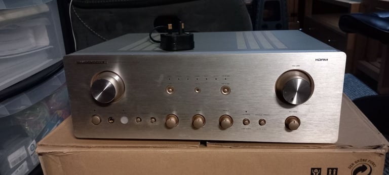 Marantz pm7200 intergrated amplifier £110.oo o.n.o