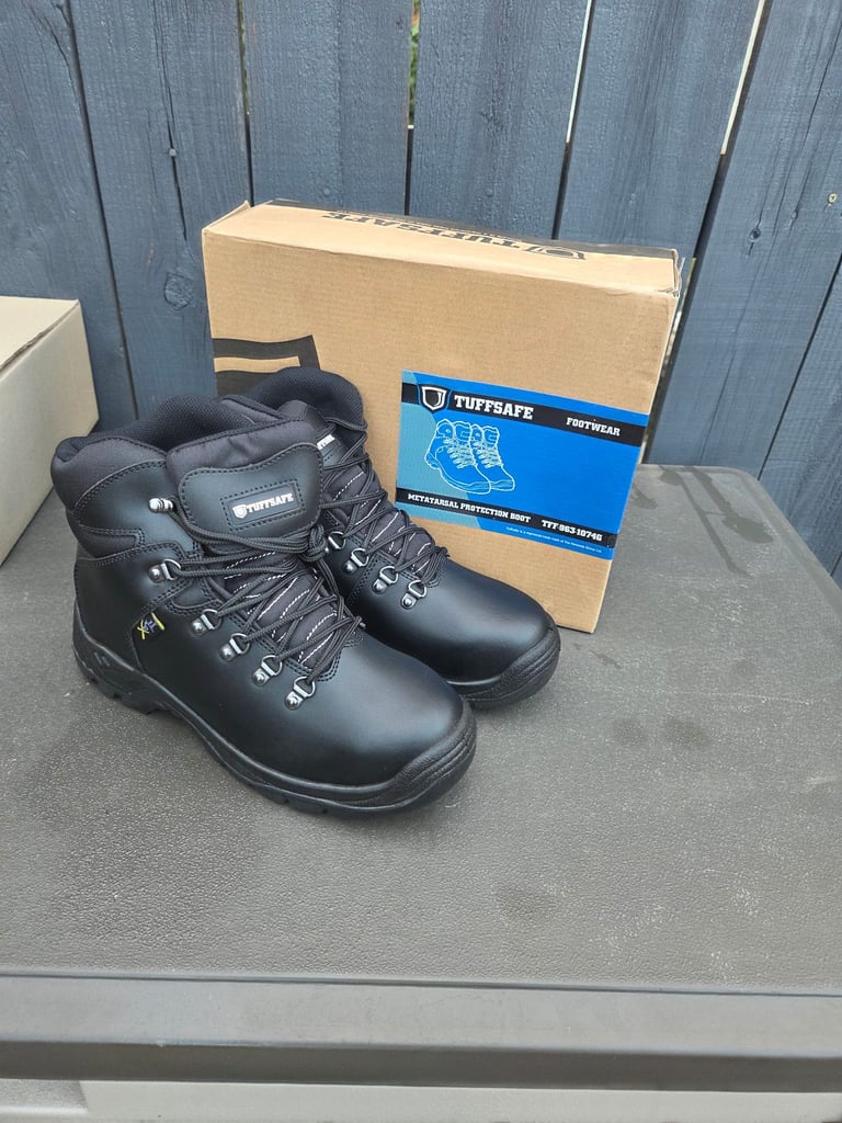 Tuffsafe steel toe safety boots size 8