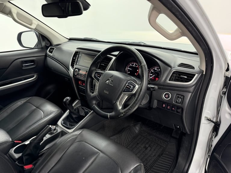 2020 Mitsubishi L200 2.2 DI-D DC Warrior Pickup Double Cab 4dr Diesel Manual 4WD Euro 6 (s/s) (1 ...