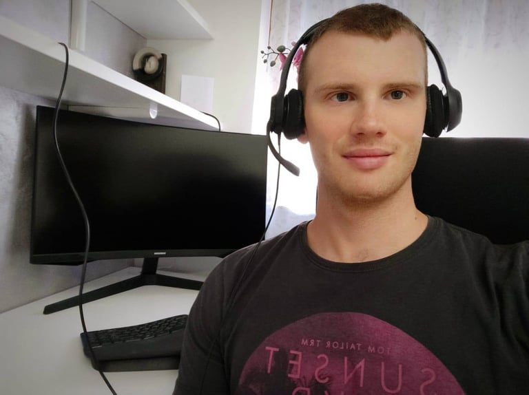 image for Experienced online maths and physics tutor - GCSE / A-levels / IB / Uni