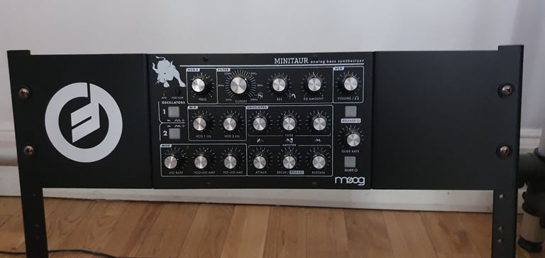 Moog Minitaur Boxed with rack ears