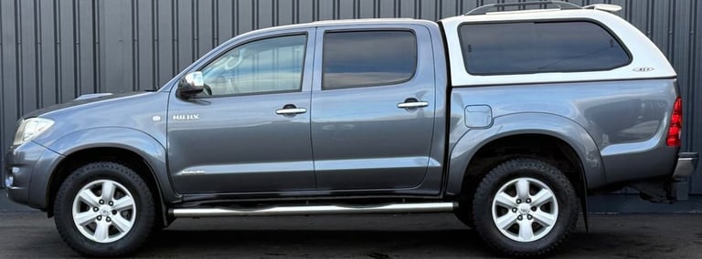2011 Toyota Hilux Invincible 2010 D/Cab PickUp 3.0 D-4D 4WD 171 PICK UP DIESEL Manual