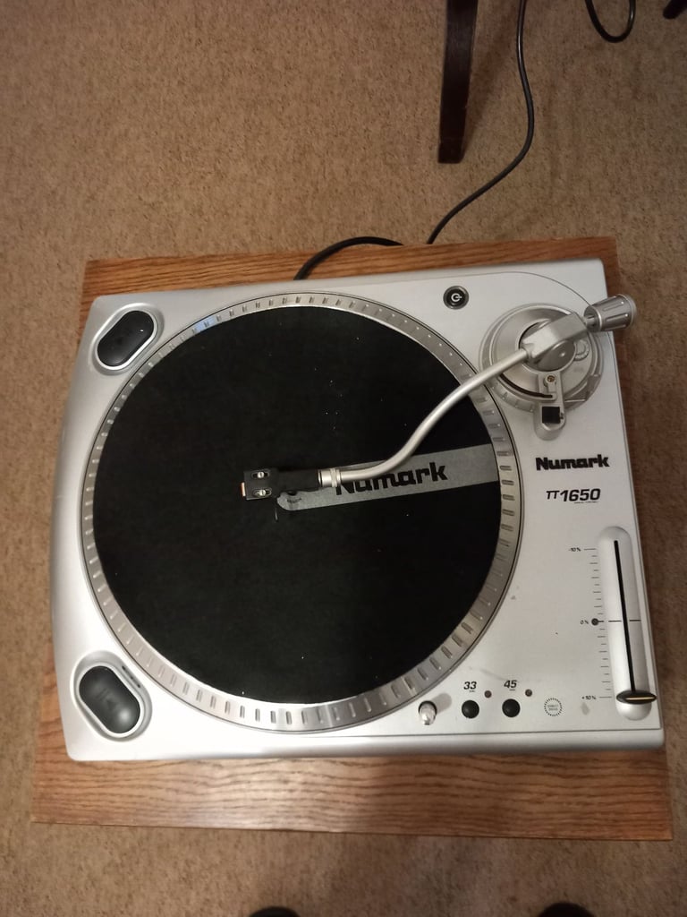 Numark TT1650 DJ Professional Turntable TT 1650 Plug & Play