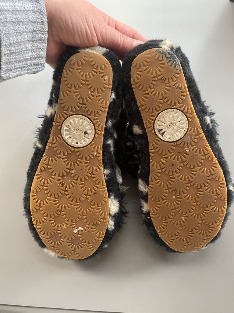 UGG fluffy platform slippers in size UK5 VGC