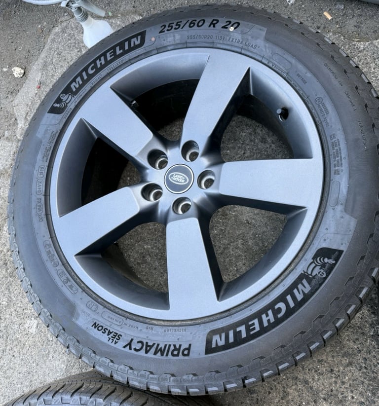 20” Landrover Defender 5098 Gunmetal Grey Set 4 MICHELIN PRIMACY ALL SEASON