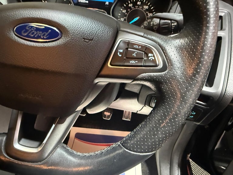 2017 Ford Focus 1.0T EcoBoost ST-Line Euro 6 (s/s) 5dr ESTATE Petrol Manual