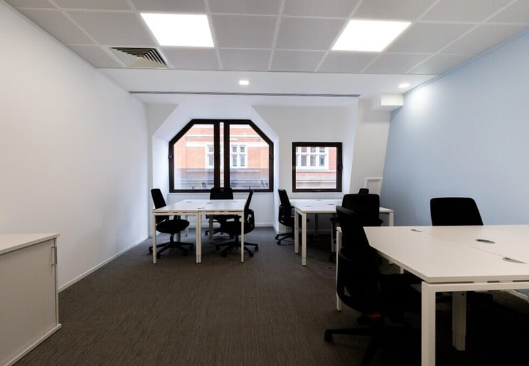 4 to 40 Person Private Office Suites to rent in *Blackfriars*, Central London EC4