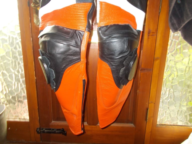RST Pro Series One Piece Leather Motorcycle Racing Suit Red Black 2XL With Hump r r p £350