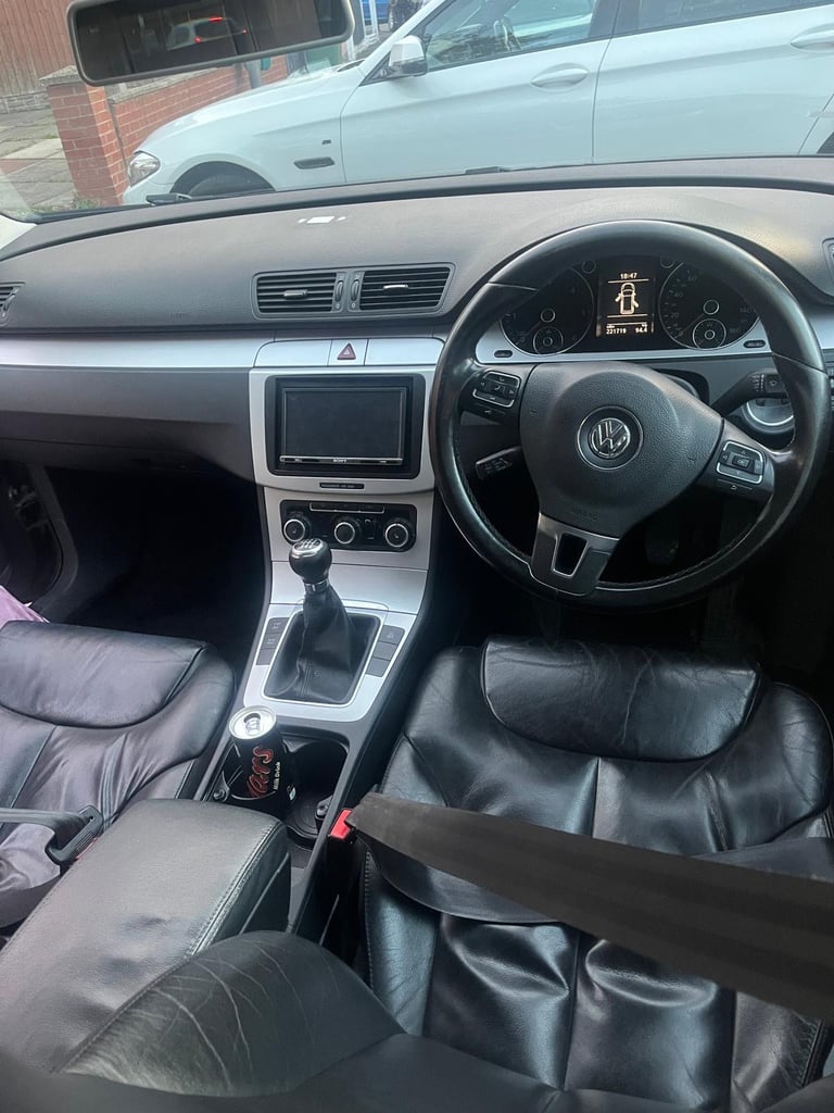 Volkswagen, PASSAT, Estate, 2010, Manual, 1968 (cc),5 doors - Image 5
