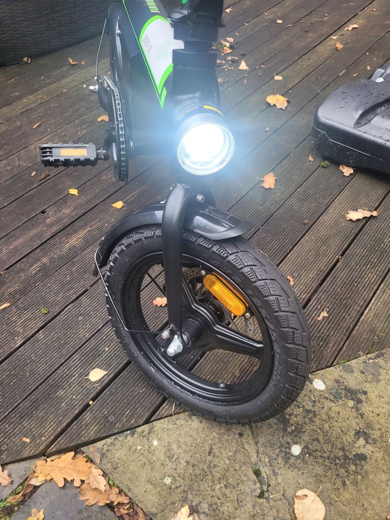 U1 Electric bike with basket and cover