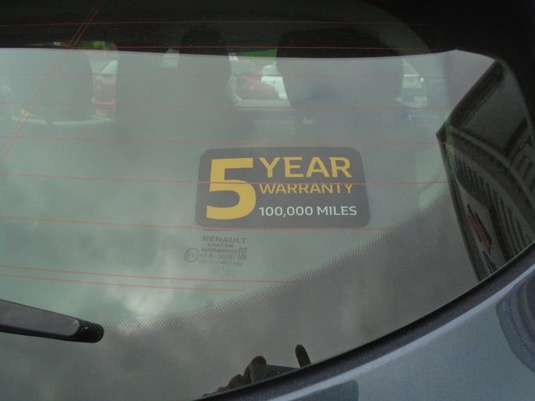 2022 Renault Clio 1.0 TCe Iconic Euro 6 (s/s) 5dr HATCHBACK Petrol Manual