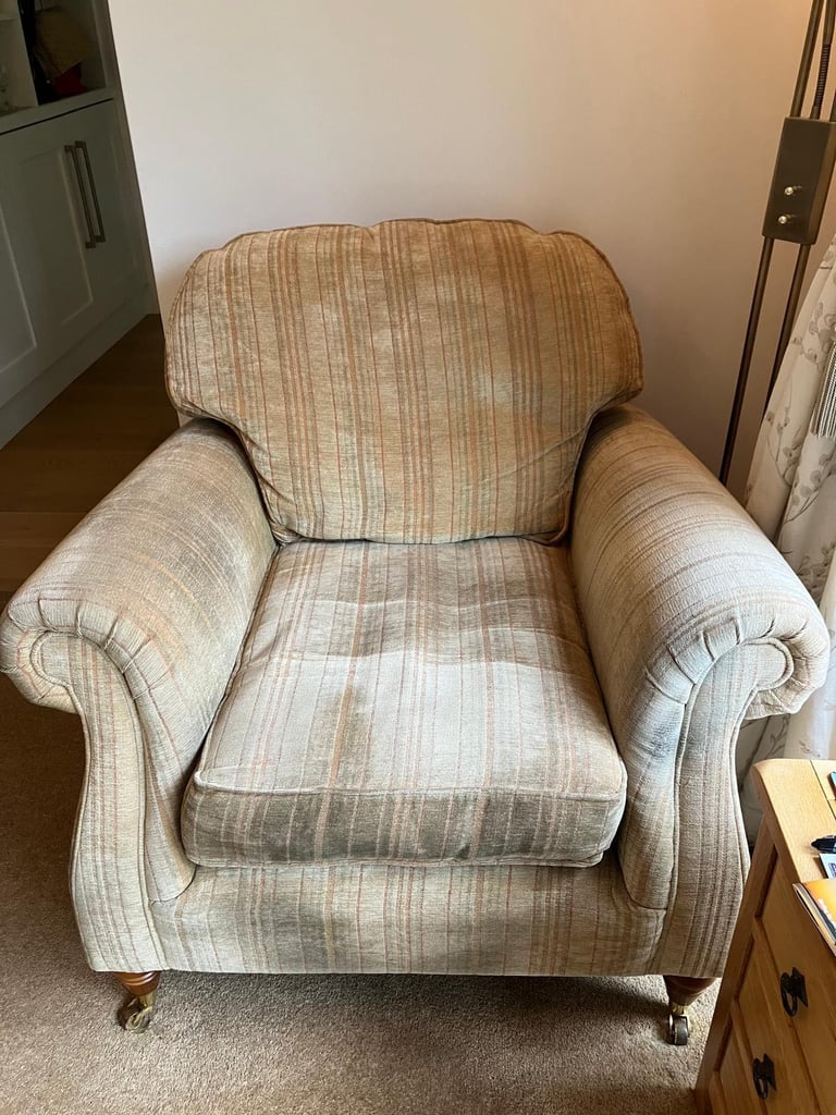 Sofa and 2 armchairs offers welcome 