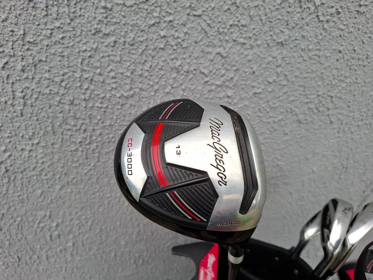 MacGregor CG3000 golf set.