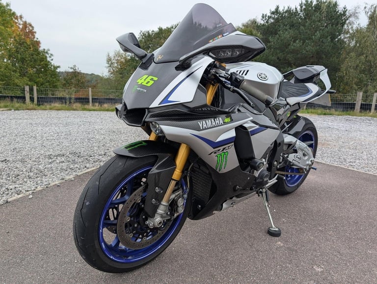 2016 YAMAHA YZF-R1M