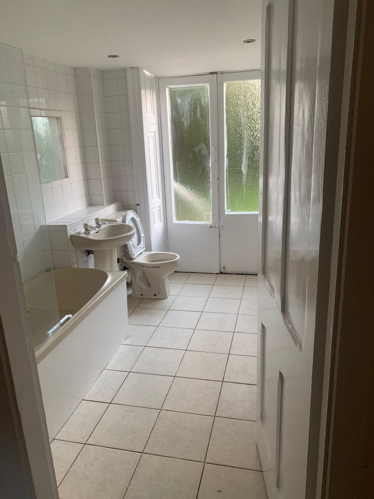 One bedroom flat for rent in central Halifax 