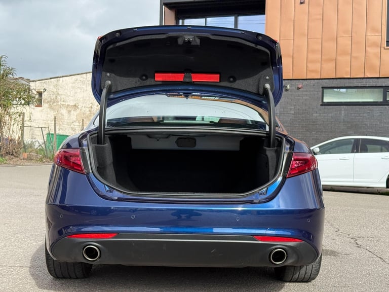 2017 Alfa Romeo Giulia 2.2 TD Super Auto Euro 6 (s/s) 4dr SALOON Diesel Automatic