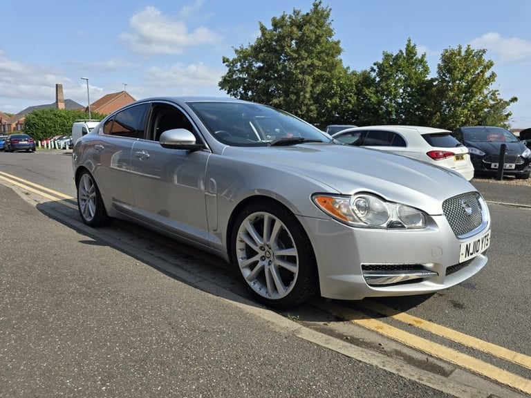 2010 Jaguar XF 3.0 V6 PREMIUM LUXURY 4d 240 BHP Saloon Diesel Automatic