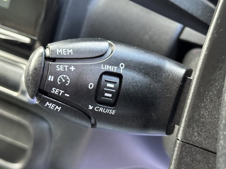 2018 Citroen C3 AirCross 1.2 PureTech Petrol Manual Feel 5 Door Hatchback Blue.