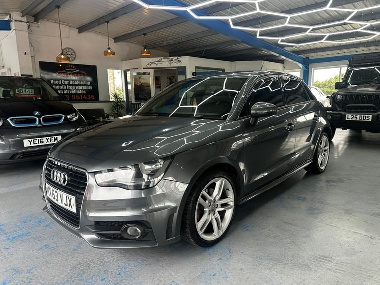 AUDI A1 1.6 TDI S line 2013