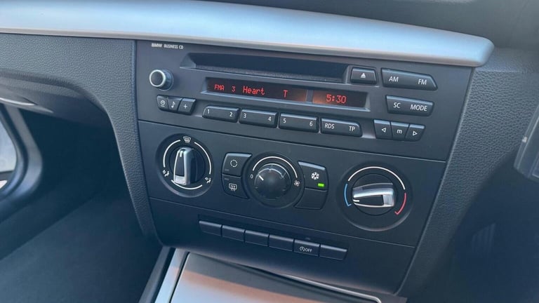 BMW 1 SERIES 2.0 118d Sport Euro 5 (s/s) 2dr 2011