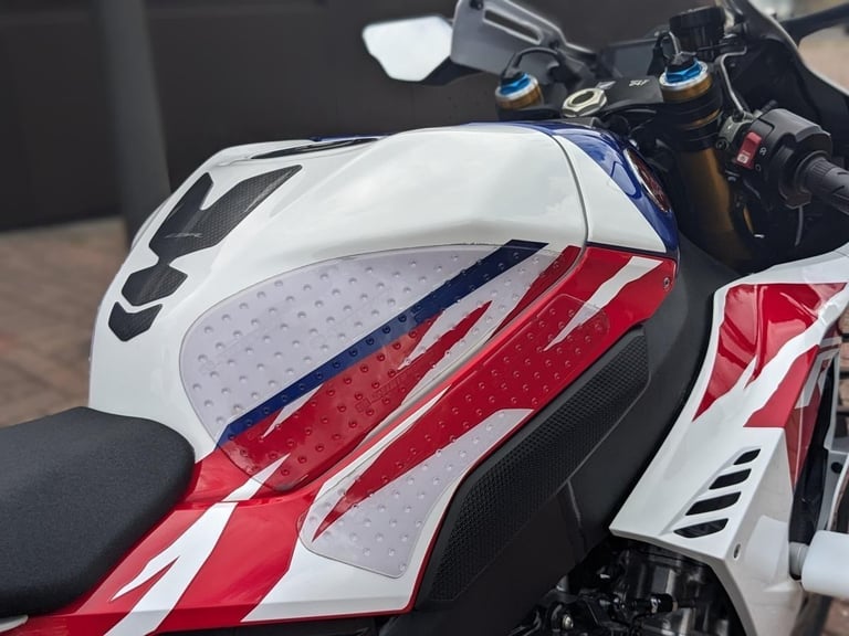 HONDA CBR1000RR-R FIREBLADE SP 30TH ANNIVERSARY 2022 - 2X AKRAPOVICS - EXTRAS