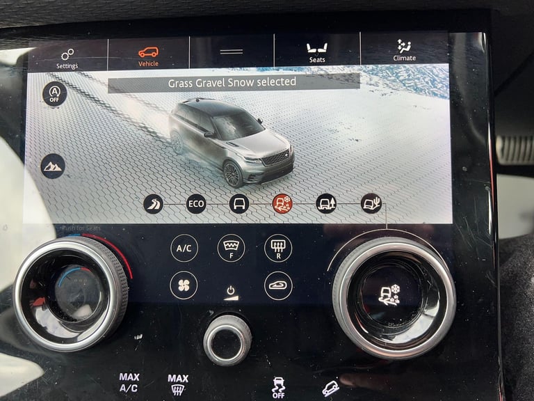 2017 Land Rover Range Rover Velar 2.0 D180 R-Dynamic S Auto 4WD Euro 6 (s/s) 5dr ESTATE Diesel Au...