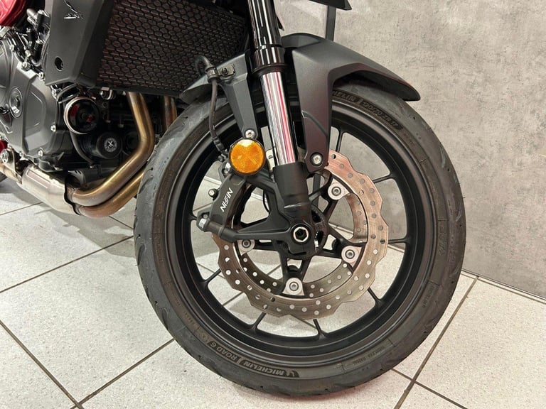74/2025 Honda CB750 Hornet - ONLY 749 MILES!!