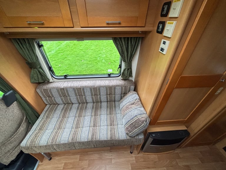 Elddis Sunseeker 115 Coachbuilt Motorhome. 2 Berth. 2009 Peugeot 2.2 Diesel. A/C