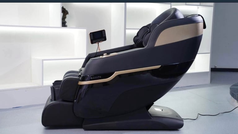 image for Brand new full body relaxing massage chair