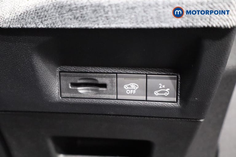 2024 Peugeot 3008 1.2 Hybrid 136 GT 5dr e-DSC6 SUV Petrol Automatic