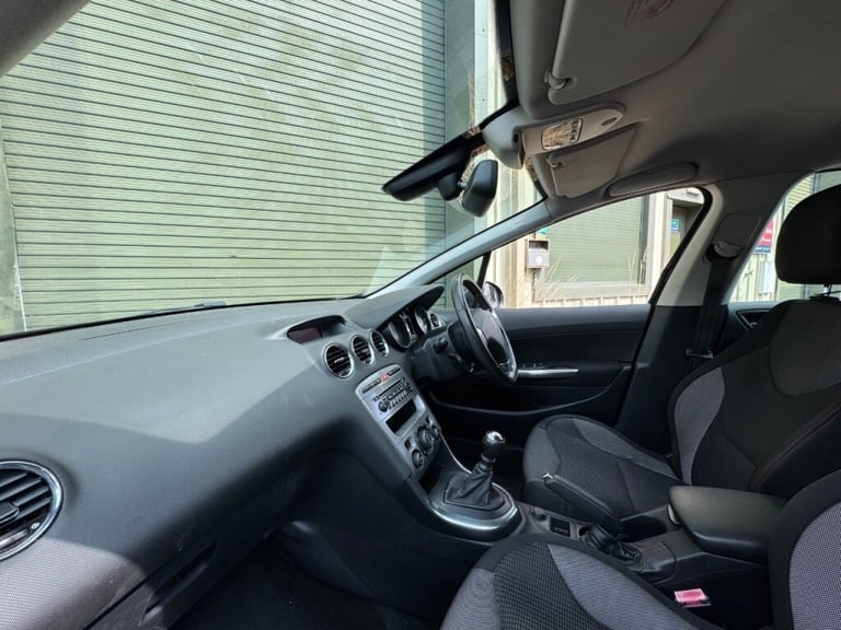 Peugeot 308 1.6 e-HDi 112 Sportium 5dr Diesel