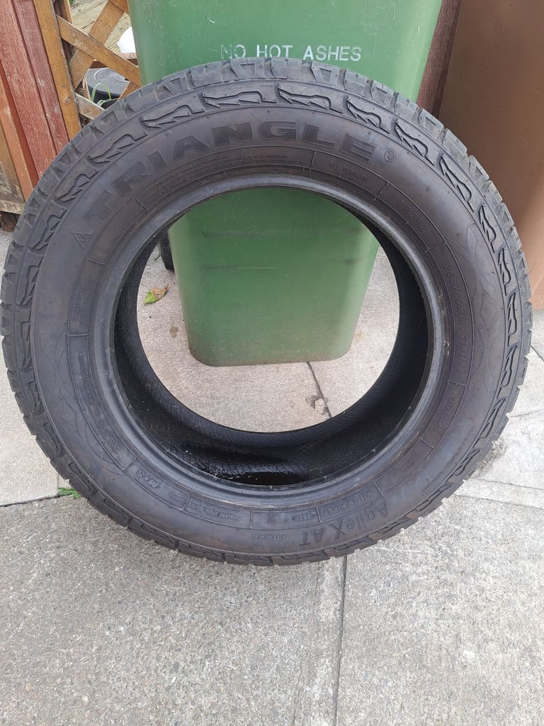 265/60r tyre with good tread 