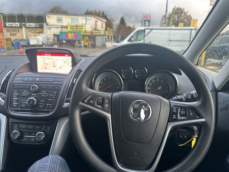 2015 Vauxhall Zafira 1.4T Tech Line 5dr MPV PETROL Manual