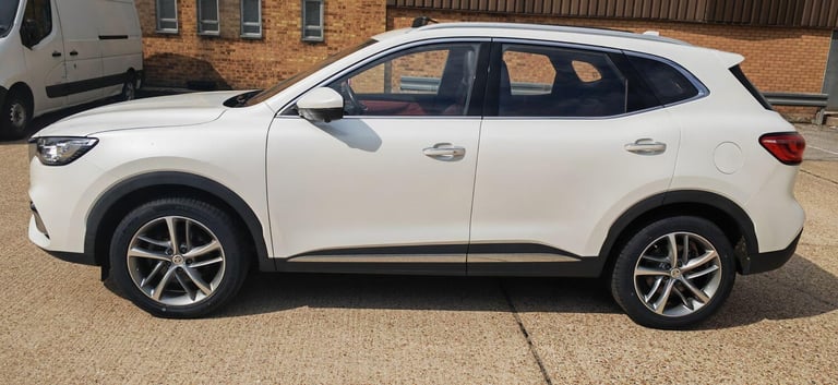 2022 MG MG HS 1.5 T-GDI 16.6kWh Exclusive Auto Euro 6 (s/s) 5dr ESTATE Petrol/Electric Hybrid Aut...