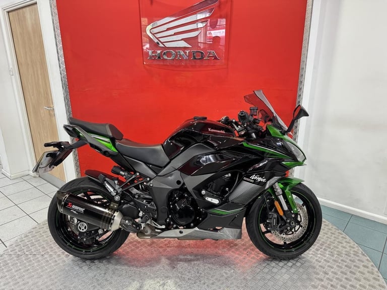 2022 Kawasaki Ninja 1000SX Performance