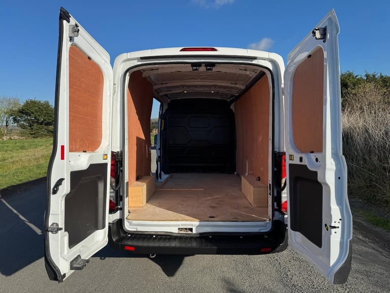 Ford Transit 2.0 350 EcoBlue Leader Panel Van 5dr Aircon Diesel Manua... 2022/22