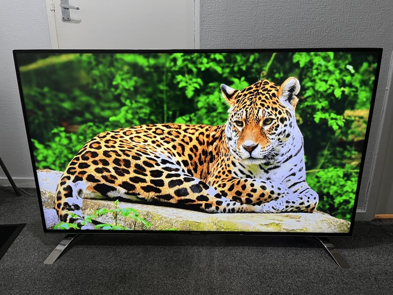 Toshiba 55" Smart 4K UHD LED TV - Excellent Condition