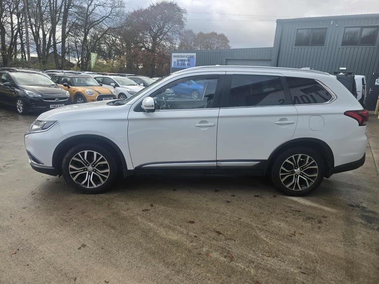 2017 Mitsubishi Outlander 2.2 DI-D 4 5dr Auto ESTATE Diesel Automatic