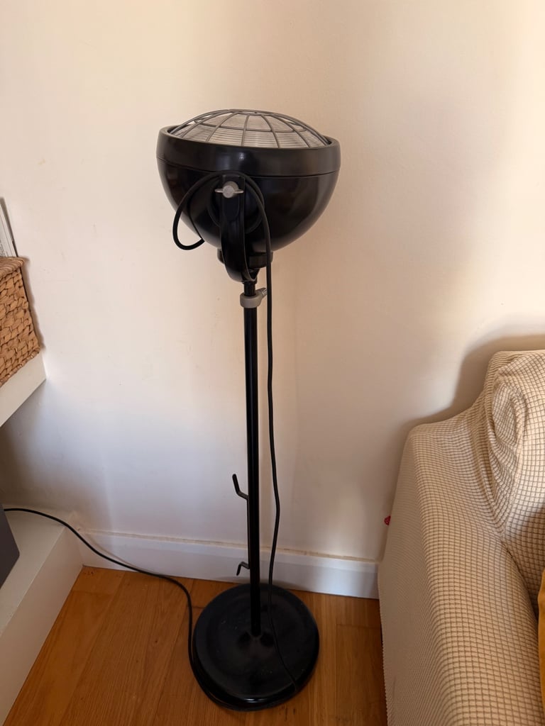 image for Black floor lamp with smart bulb