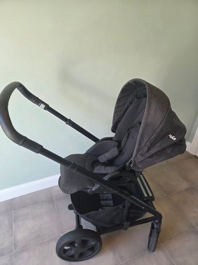 Joie Chrome dlx Travel System & i-Venture Car Seat with i-Base Advance