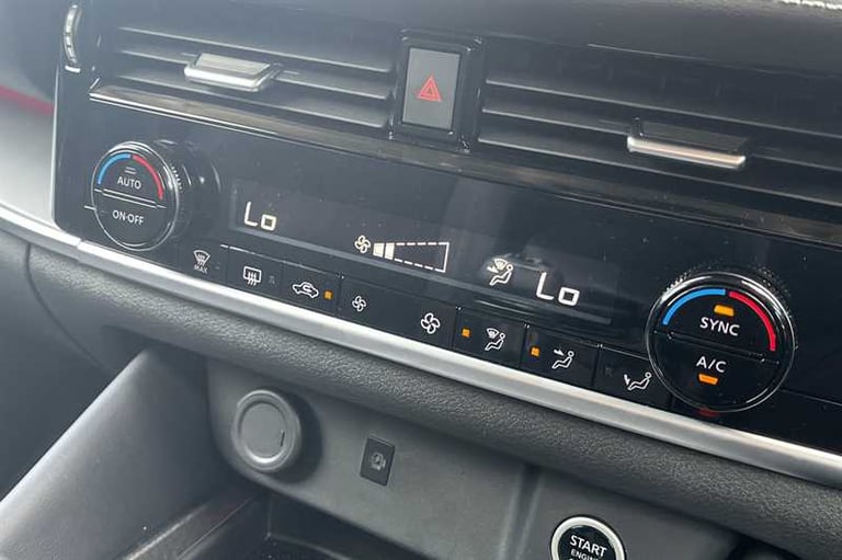 2025 Nissan Qashqai 1.3 DIG-T MH N-CONNECTA 5DR Hatchback Petrol Manual