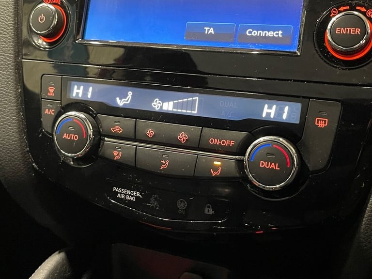 2018 Nissan Qashqai 1.2 DIG-T N-Connecta SUV 5dr Petrol Manual Euro 6 (s/s) (115 ps) HATCHBACK Pe...