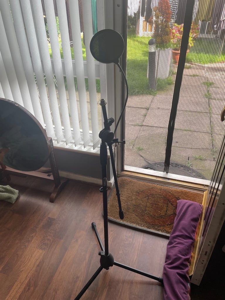 image for Tiger microphone stand 