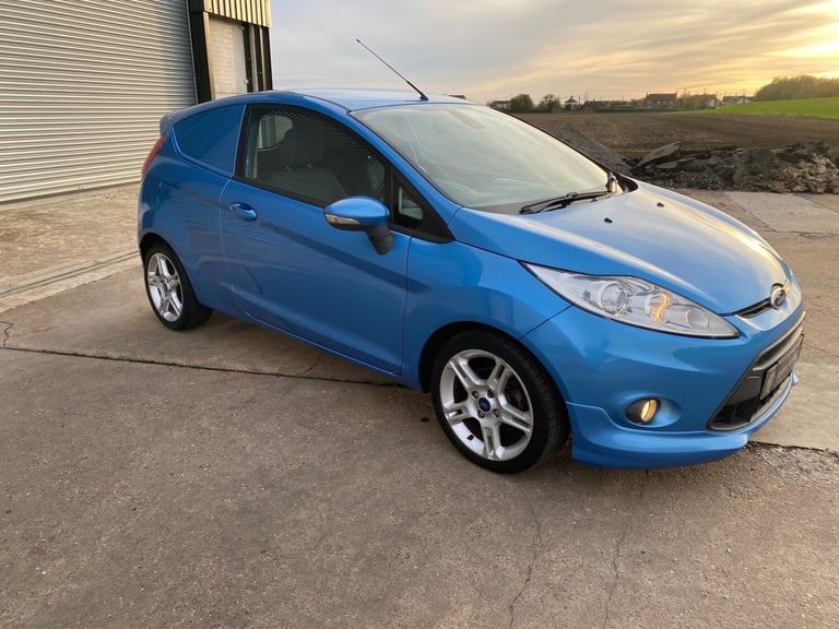 2011 Ford Fiesta 1.6 TDCi 95 Sport Van CAR DERIVED VAN Diesel Manual