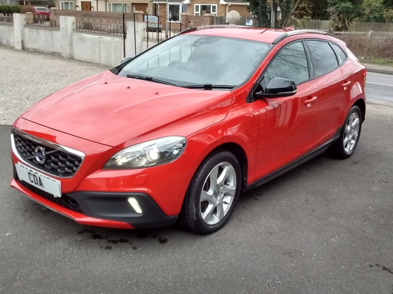 2015 Volvo V40 Cross Country D2 [120] FSH Cross Country Lux 5dr HATCHBACK Diesel Manual