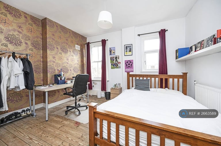 3 bedroom flat in Camden Street, London, NW1 (3 bed) (#2663589)